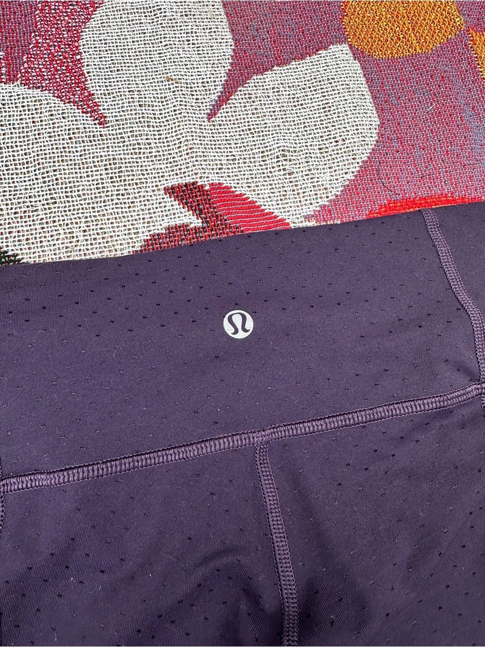 Lululemon Emerge Renewed Crop Shine Dot Black Grape - Picture 4 of 9